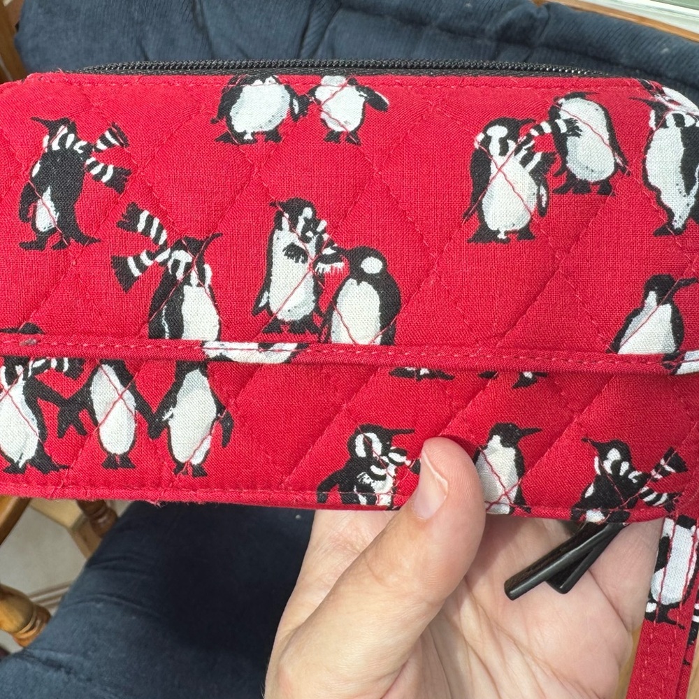 Vera Bradley Penguin Wristlet - GUC